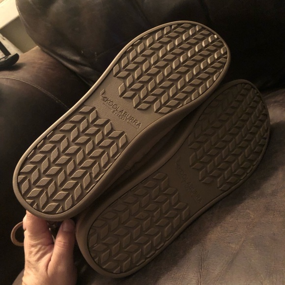 Koolaburra by Ugg SHAZI tan short boot 10 women tie back - Picture 5 of 6